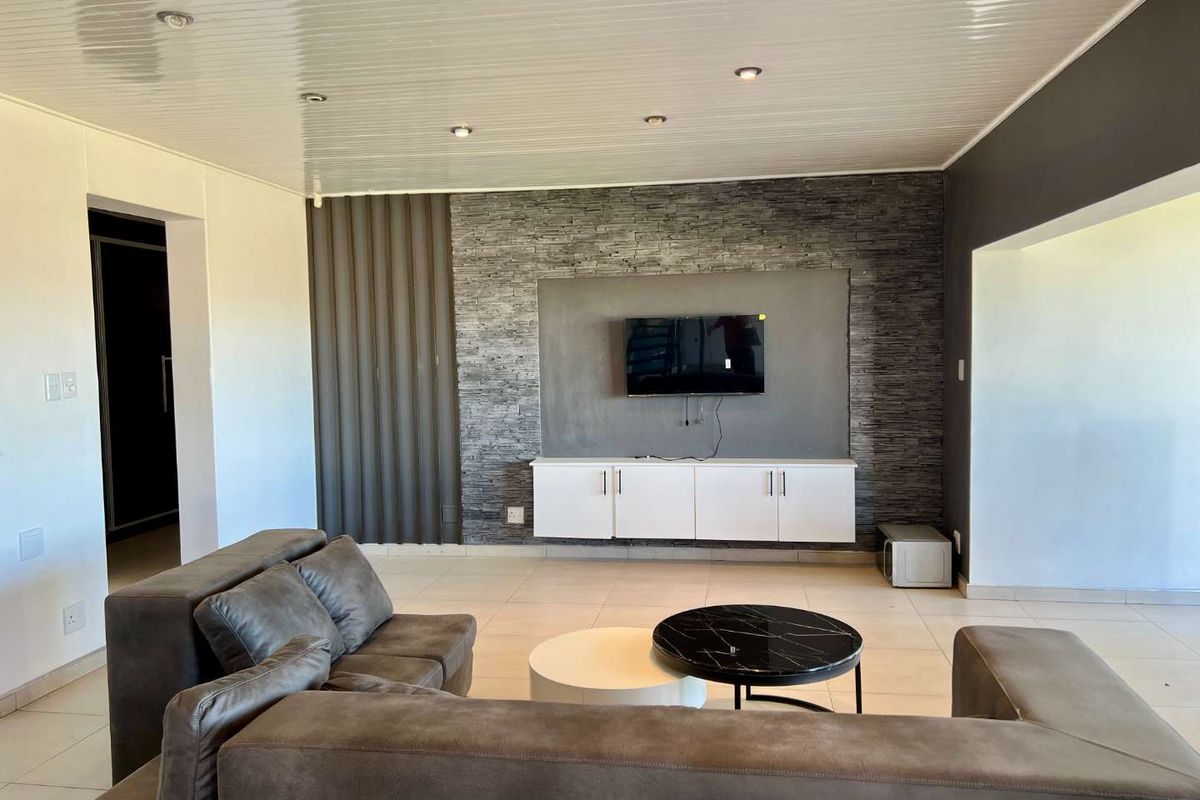 Semi-furnished & versatile rental property in Eros - Photo 3