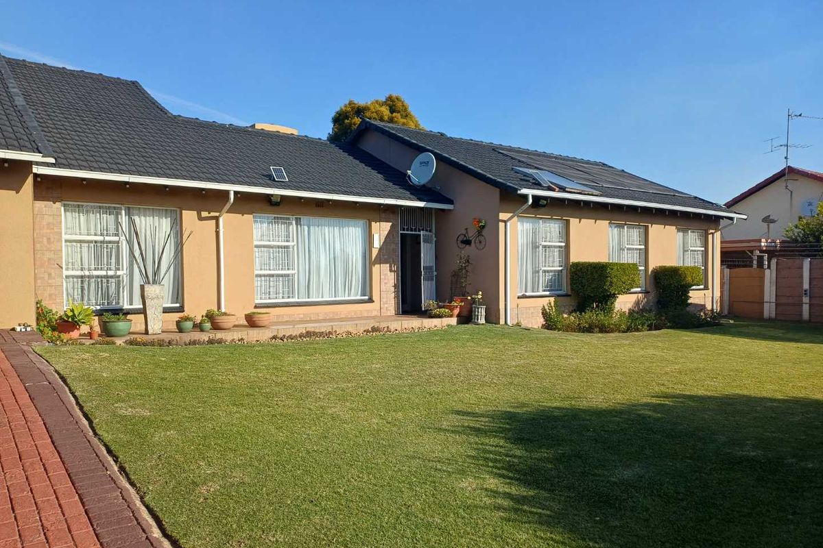 Exceptional neat well maintained Property - Photo 2