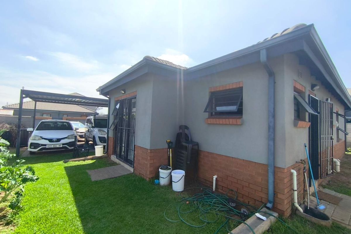 Stylish 3 Bedroom Home for Sale in Leopards Rest, Alberton - Photo 4