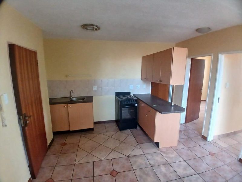 2 Bedroom to rent in Hatfield - Photo 3