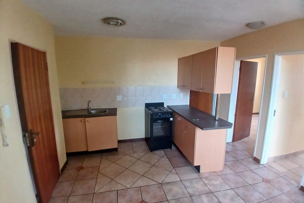 2 Bedroom to rent in Hatfield - Photo 3