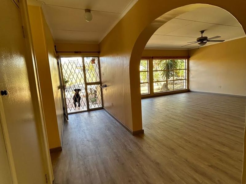 Bright, spacious and neatly kept home situated in the heart of Klein Windhoek. - Photo 8