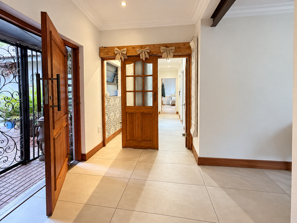 Entrance & Powder Room 