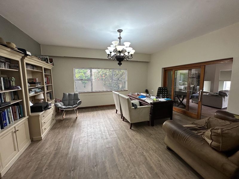 SPACIOUS 4 BEDROOM HOME WITH FLATLET AND GARDEN FOR RENT, SWAKOPMUND, VINETA - Photo 10