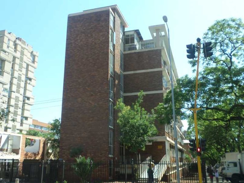 2 Bedroom to rent in Sunnyside - Photo 1