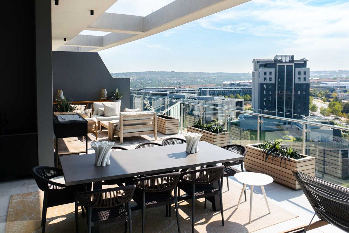 Uncompromised Views, Redefined Luxury - Photo 5