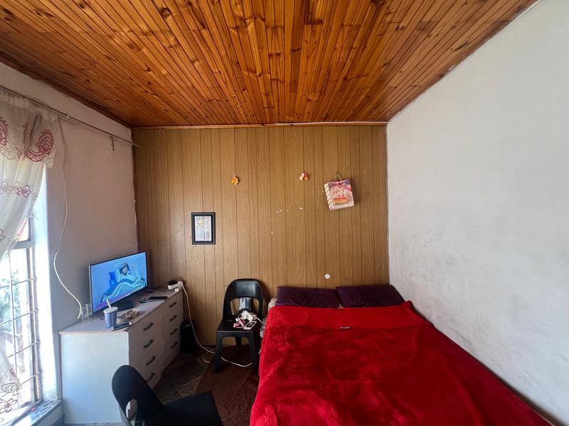 8 bedroom house neats a bit of TLC for student accomdatiomn - Photo 5