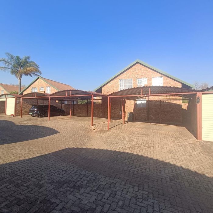 Property #2268848, Townhouse Pending Sale in Clubview
