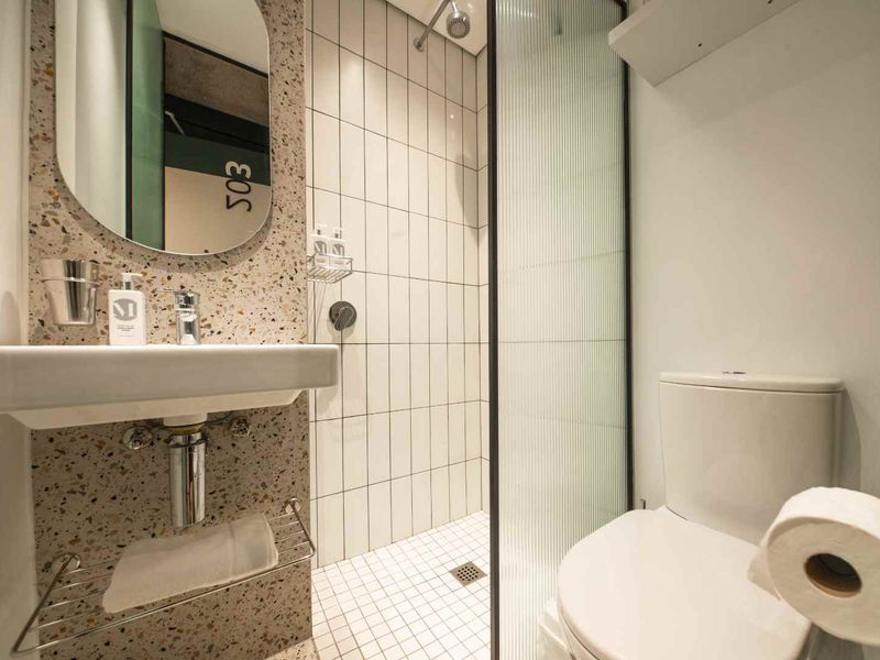 Modern Furnished Micro-Bachelor Apartment with Ocean Views at Three43 on B, Sea Point - Photo 9