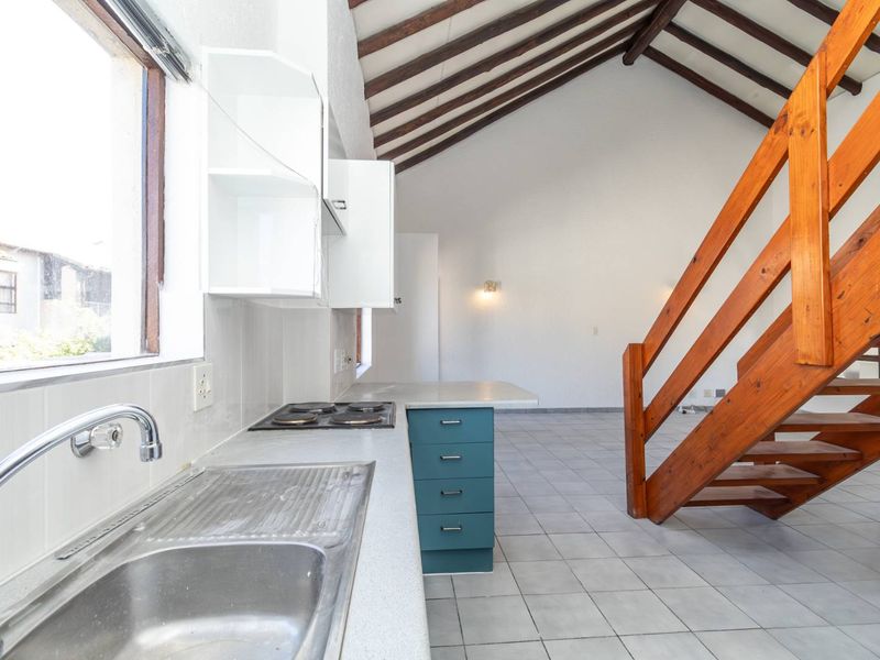 Cozy 3 Bedroom / Large Loft, 2 Bathroom Apartment - Photo 8