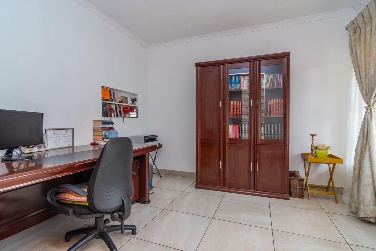 Ideal Family Home suited just for you - Photo 5