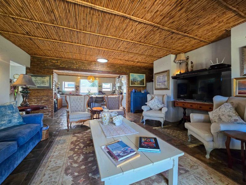 Upmarket family home for sale in Stilbaai-Wes. - Photo 9