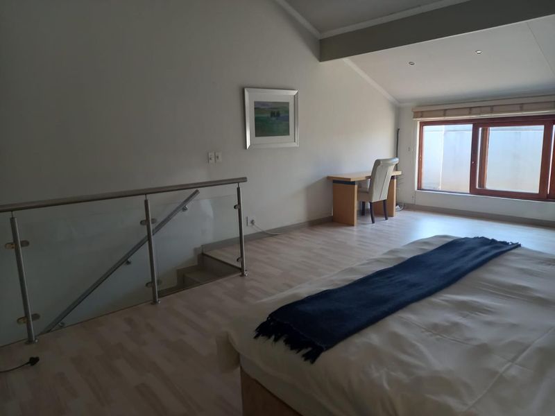 A CHARMING FURNISHED ONE BEDROOM APARTMENT - Photo 5
