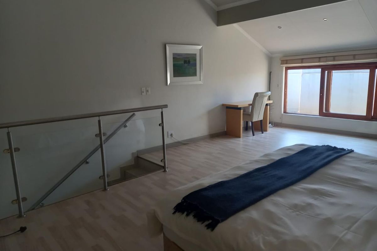 A CHARMING FURNISHED ONE BEDROOM APARTMENT - Photo 5
