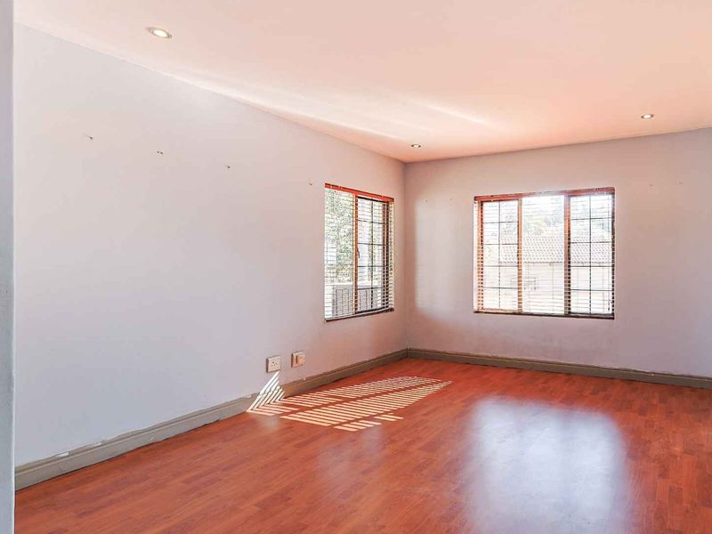 3 Bedroom House in Meadow Glen Estate, Moreleta Park - Photo 2