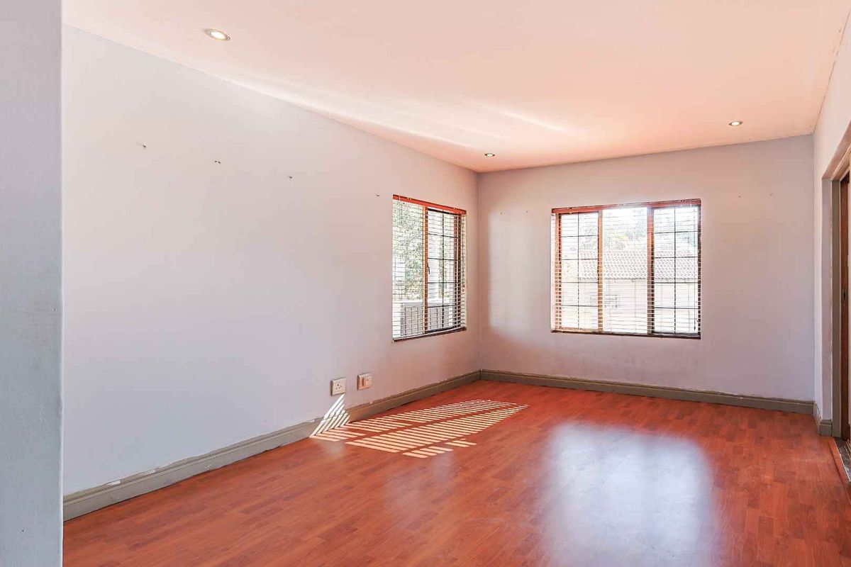 3 Bedroom House in Meadow Glen Estate, Moreleta Park - Photo 2