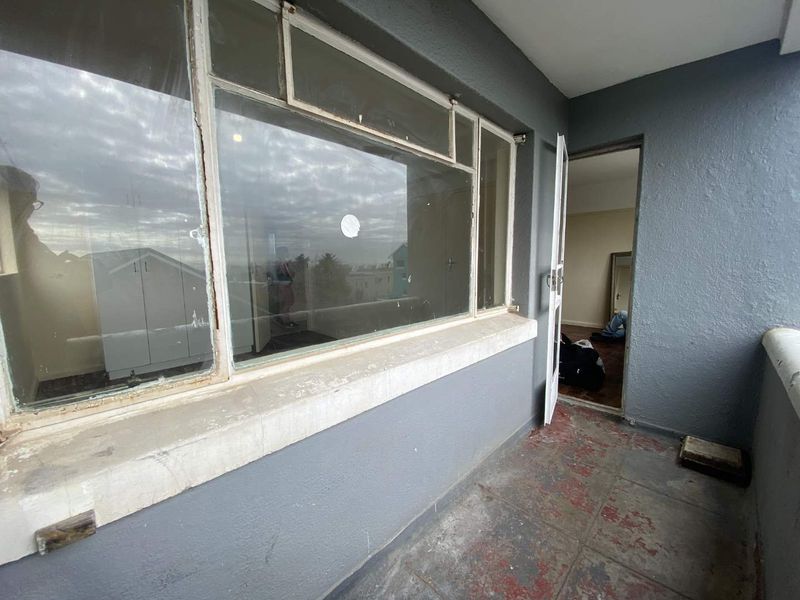 Wonderful Opportunity - Charming Corner 2-Bedroom Apartment with Stunning Views - Photo 8