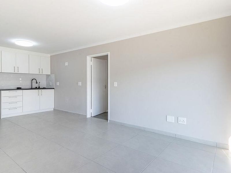 Newly Renovated One Bedroom Apartment In Pinelands - Photo 3