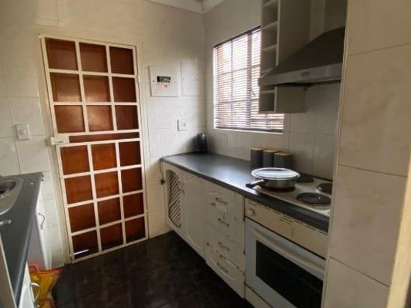 2 Bedroom Townhouse for Sale in Meredale Johannesburg South - Photo 6