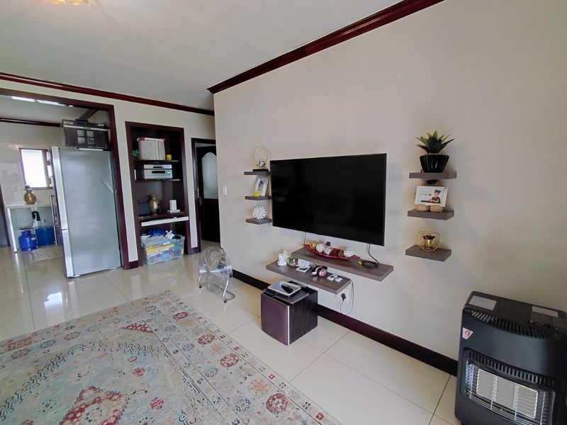 Charming 2-Bedroom Apartment in Cedar Acres Estate - Photo 10