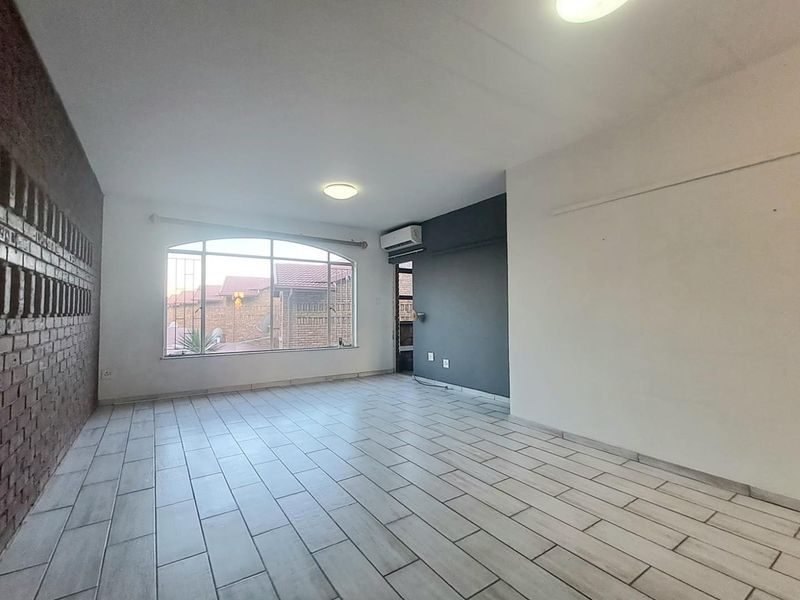 2 Bedroom Townhouse for sale in Albemarle - Photo 5