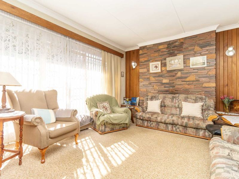 Well built and much loved home looking for new owner! - Photo 2