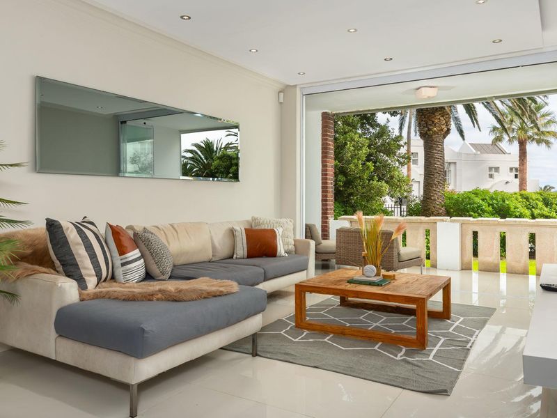 Beach Front Apartment - Photo 3
