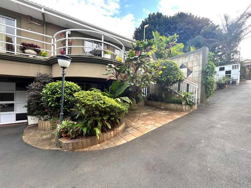 HENDRA - EXCEPTIONAL LARGE HOME WITH VERSATILE OPTIONS - Photo 3