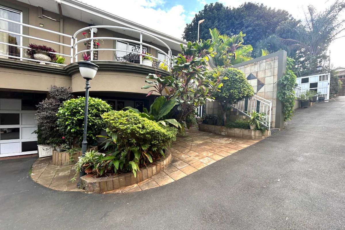HENDRA - EXCEPTIONAL LARGE HOME WITH VERSATILE OPTIONS - Photo 3