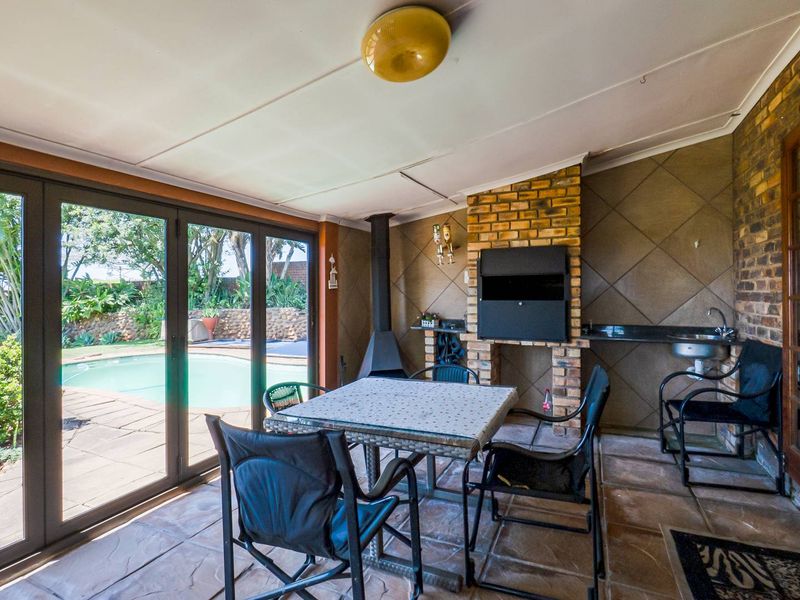 Face brick home with distant sea views - Photo 10