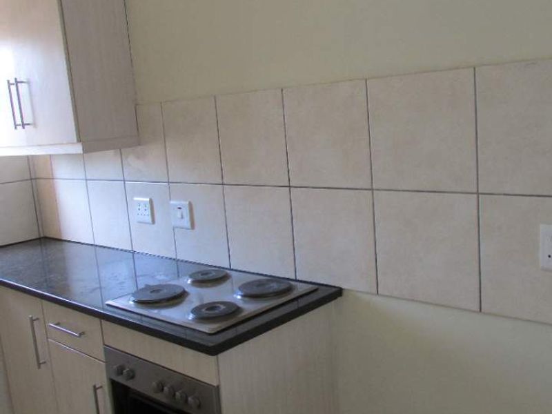 2 BEDROOM FLAT TO RENT IN KWAGGASRAND - Photo 5