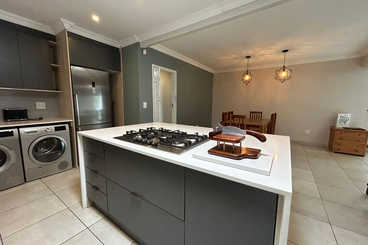 Modern 4 or 5 Bedroomed Home For Sale In Rynfield - Photo 4