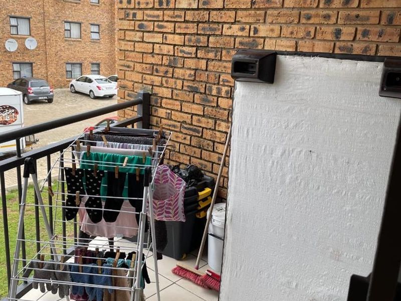 Apartment close to amenities - Photo 8