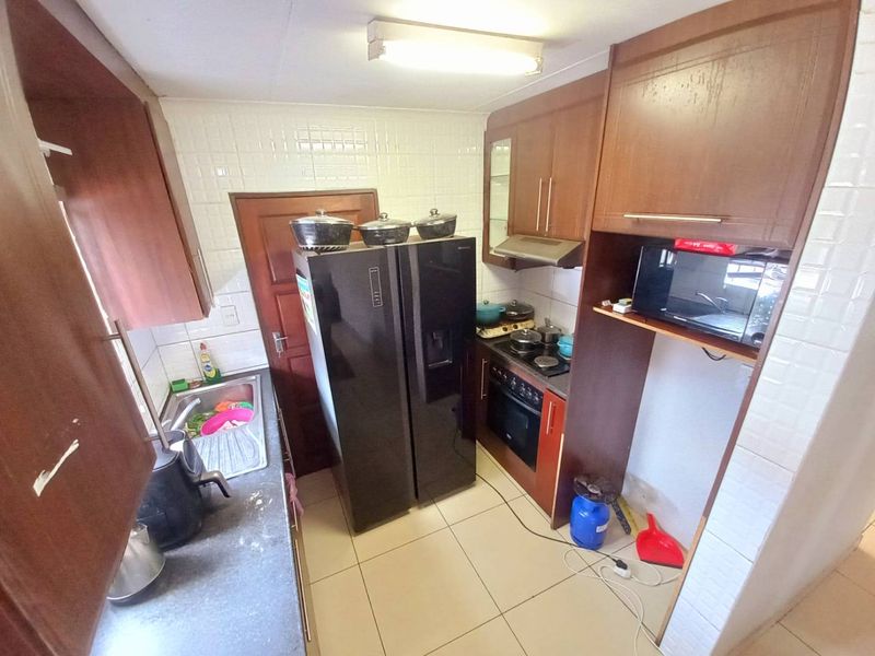 Three bedrooms house for sale in Elandspoort - Photo 5