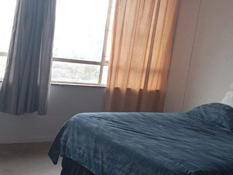 Lovely 3.5 Bedroom Apartment for Sale in Sunnyside - Photo 8