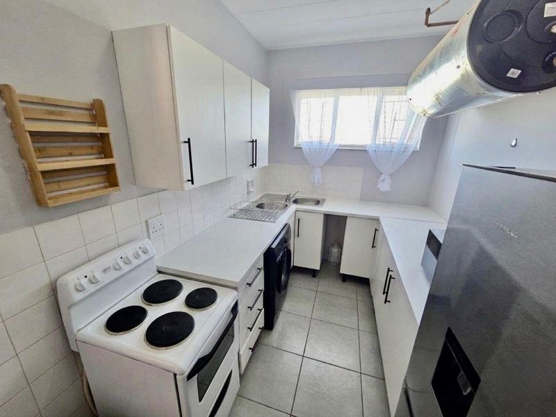 2.5 Bedroom Apartment Available in Waverley - Photo 9