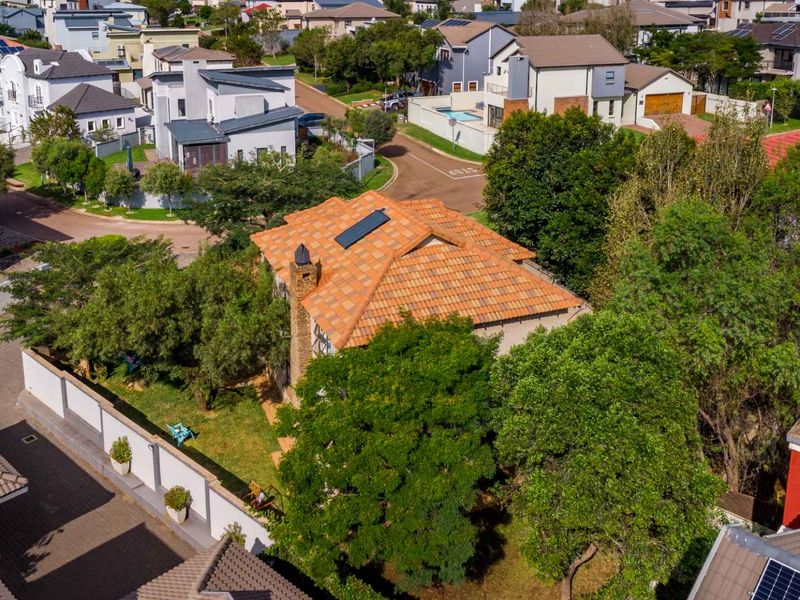 Elegant 4-Bedroom Family Home in Secure Heron Hill Garden Estate - Photo 5