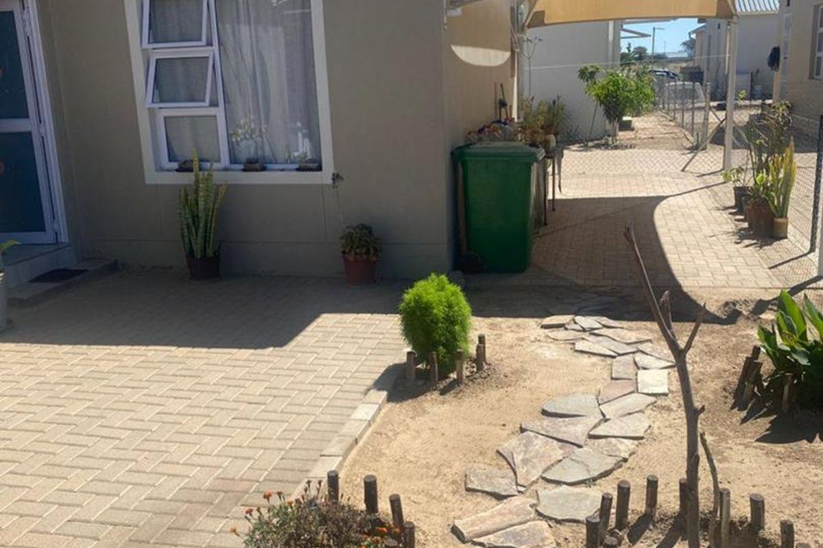 2 Bedroom Townhouse For Sale in Osona - Photo 2