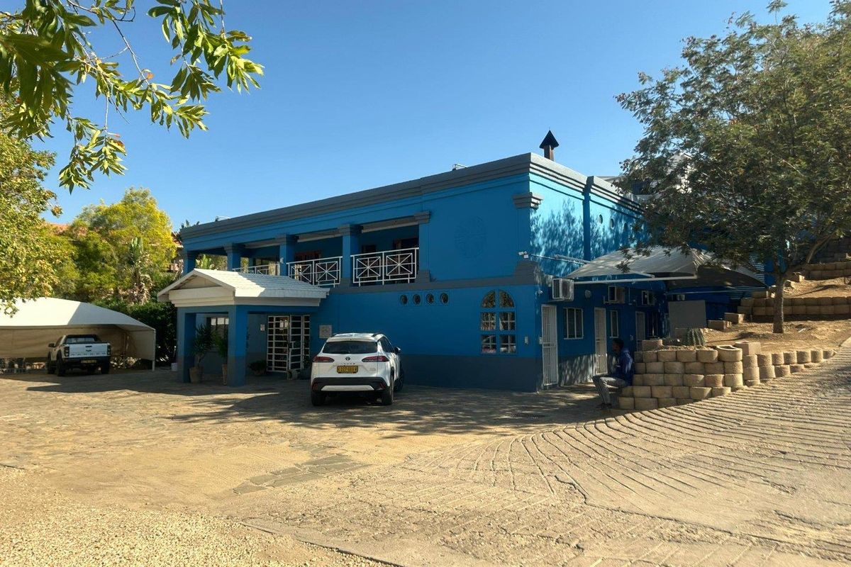 🏡 Spacious Double-Storey Commercial Property for Sale - Photo 4