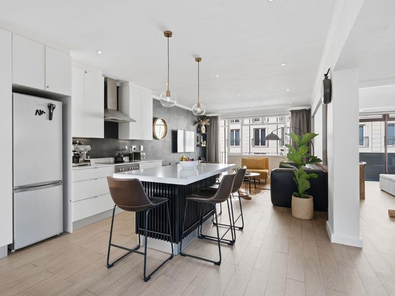 Turnkey, Renovated Apartment with Exceptional Outdoor Living - Photo 3
