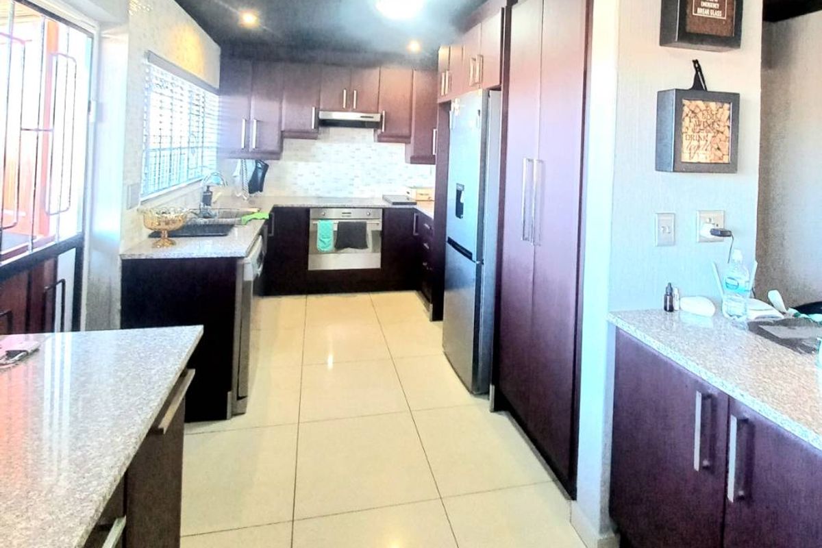 Move-in ready Home - Photo 2