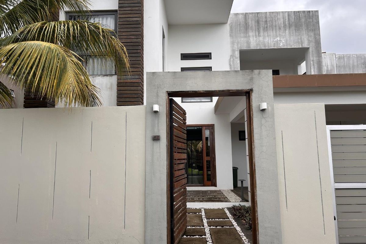 Luxury & Comfort - 4 Bedroom Duplex Villa with Swimming Pool in Grand Baie - Photo 4