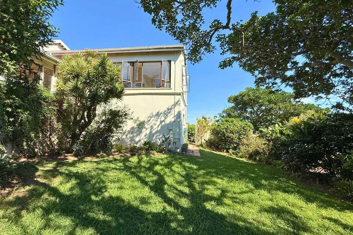 Spacious Coastal Home with Exceptional Potential in Kenton-on-Sea Asking Price: R4,600,000 - Photo 5