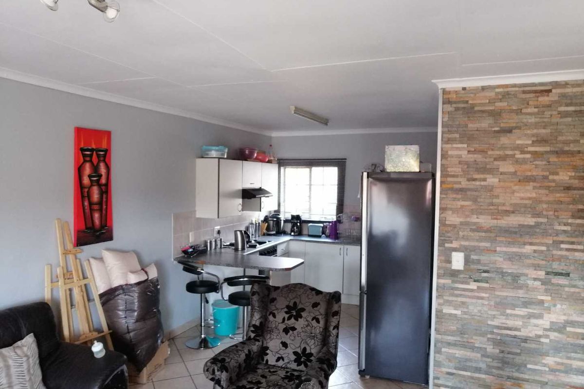 Spacious 2 Bedroom Apartment for Rent - Photo 4