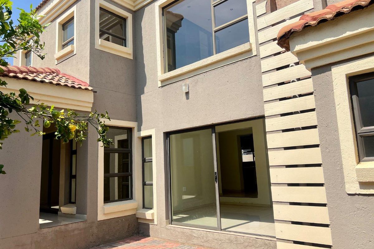 For Sale: Stunning Double-Story 5-Bedroom, 3-Bathroom Family Home - Photo 2