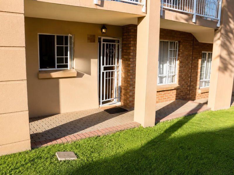 Ground floor -2 Bedroom Apartment at St George - Photo 10
