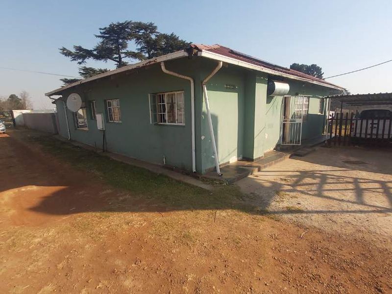 Massive Agricultural property with vegetable gardens and chicken coops - Photo 2