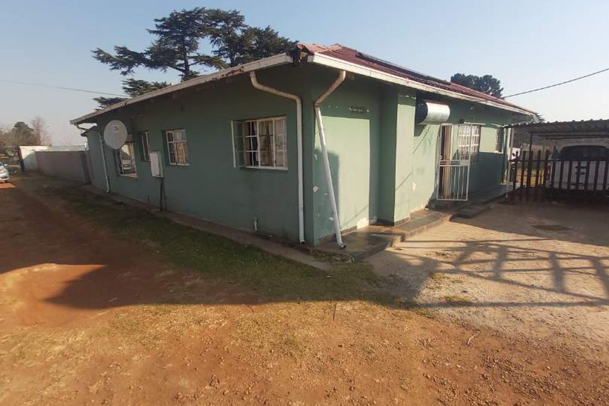 Massive Agricultural property with vegetable gardens and chicken coops - Photo 2