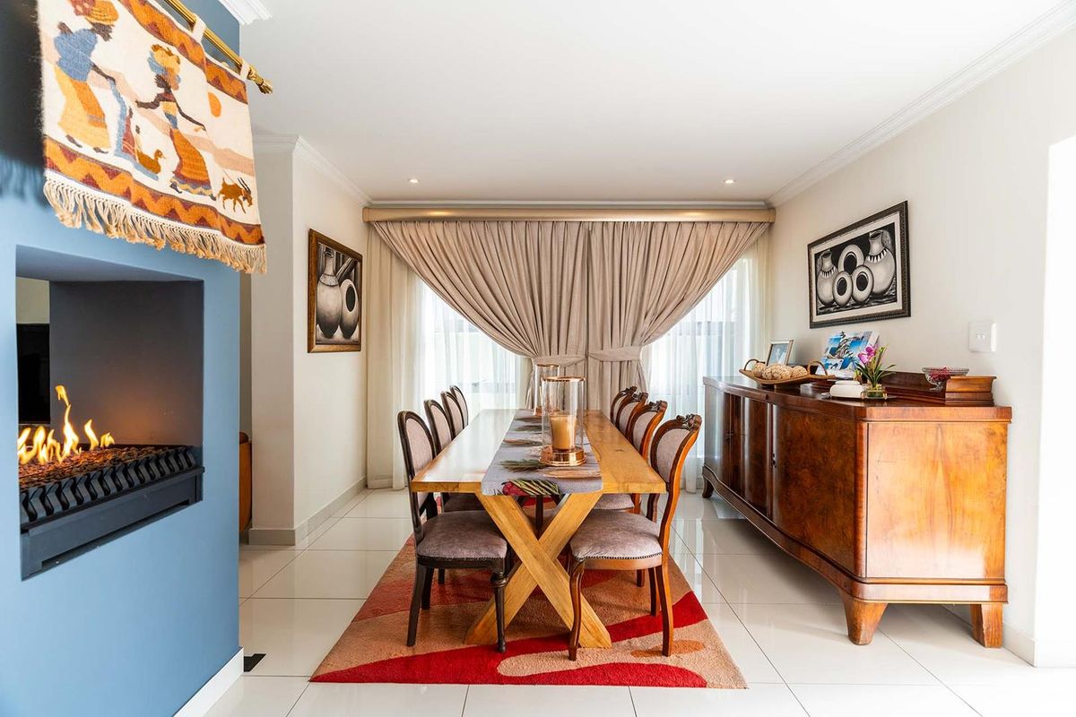 FAMILY HOME IS SAGEWOOD ESTATE - Photo 5