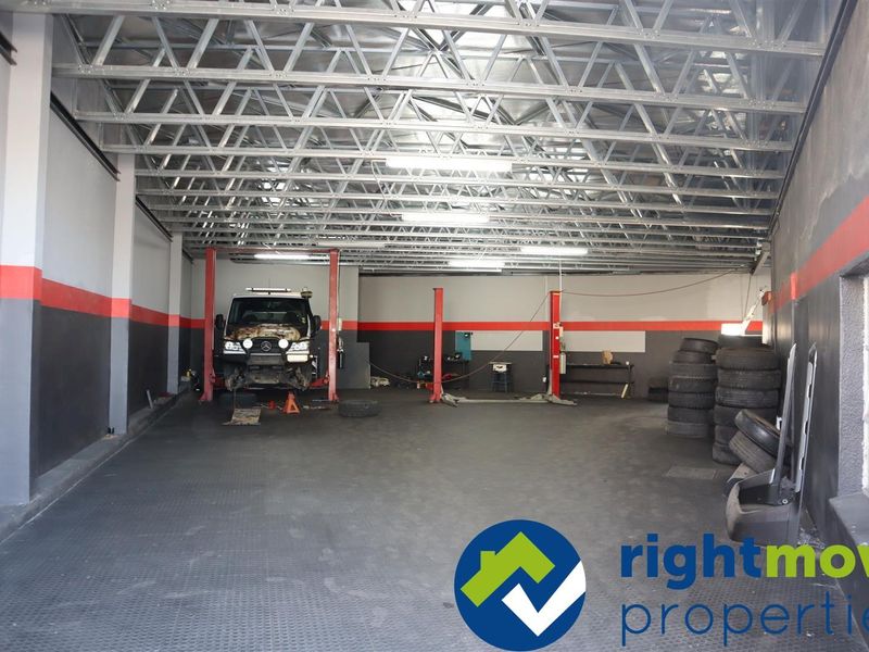 Business premises that’s Perfect for workshop or panel beater. Easily accessible. - Photo 6